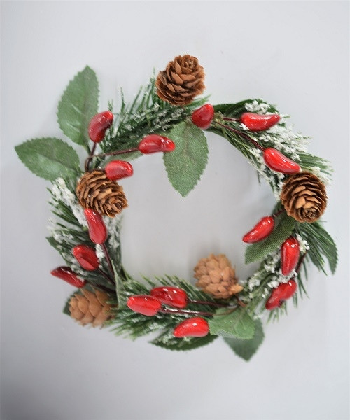 22027 - Snowy Holly Leaf & Pine Cone Wreath. Measures 13cm in diameter.
