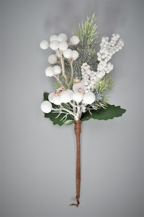 Y817 - Christmas Holly Floral Berry Pick. Measures - 24cm Height x 16cm Width.