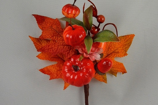 22055 - Golden autumn leaves, berries and fruits with a delicate central flower  - floral pick.  Measures  Height 225mm ,   Width  160mm 