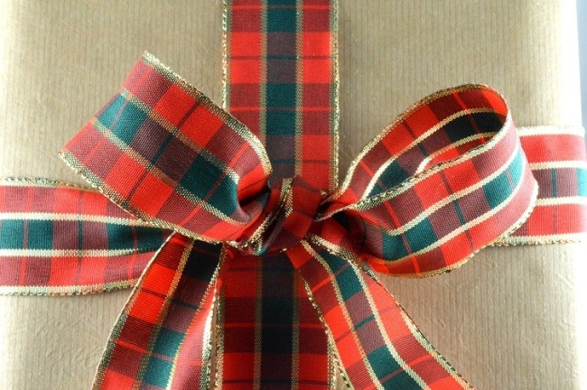 46011 - 40mm Red & Gold Wired Tartan Ribbon (20 Metres)