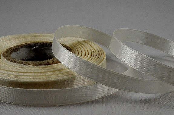 X273 - 10mm Cream Double Sided Satin Ribbon x 25 Metre Rolls! Cream